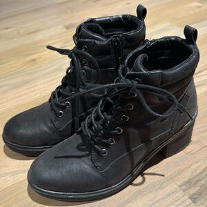 B-52 by Bullboxer Joannah Women's Chelsea Boots Black Size 9